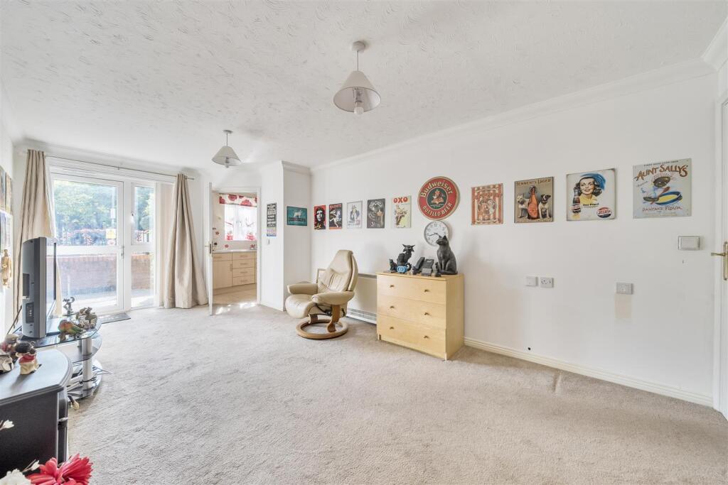 Apartment in Portsmouth - View 3