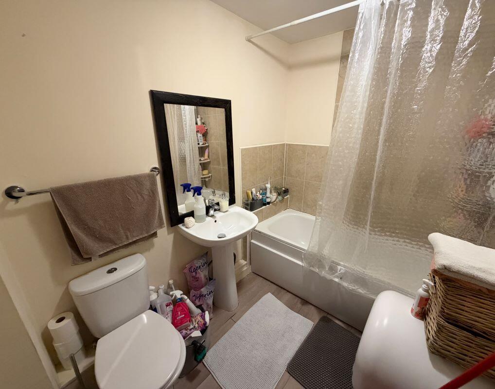 Apartment in Leicester - More