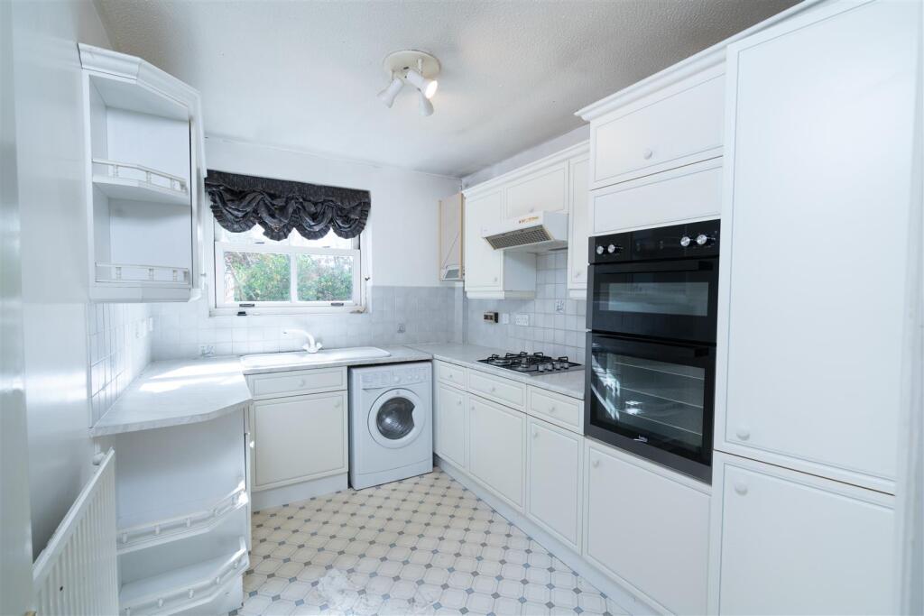 Apartment in Leeds, Boston Spa - View 4