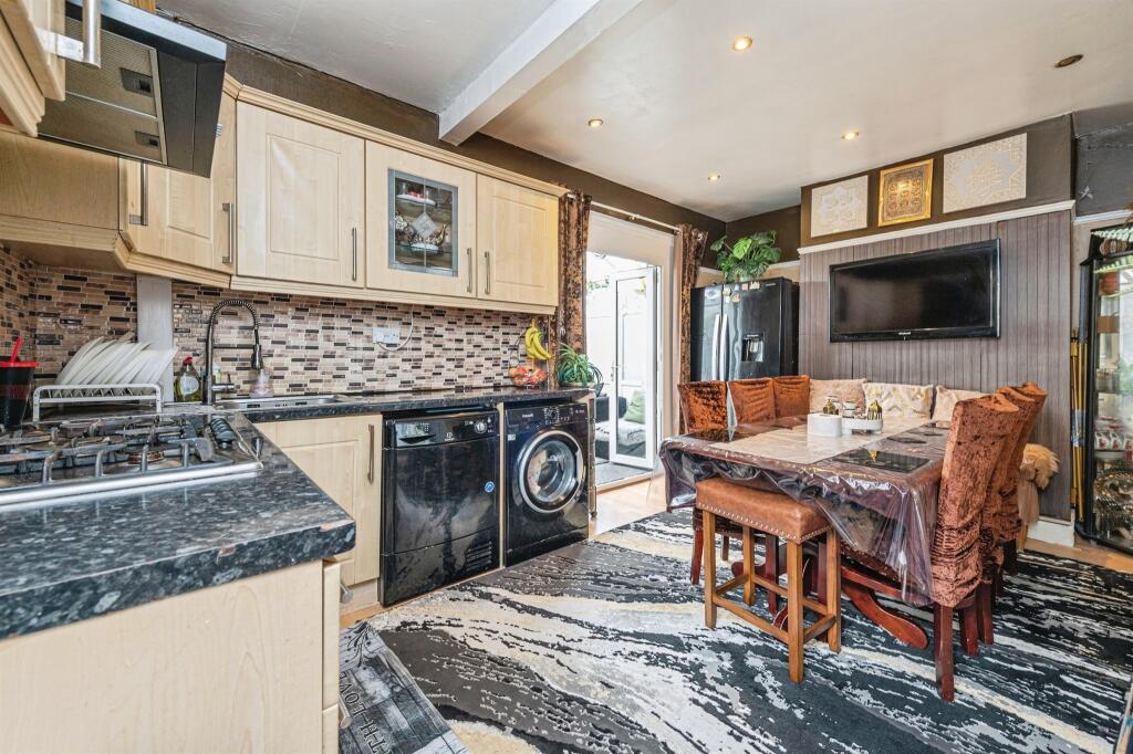 Additional image 4 of Avenue Road, BRADFORD