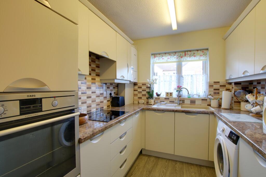Northwood Square, Fareham photo 4