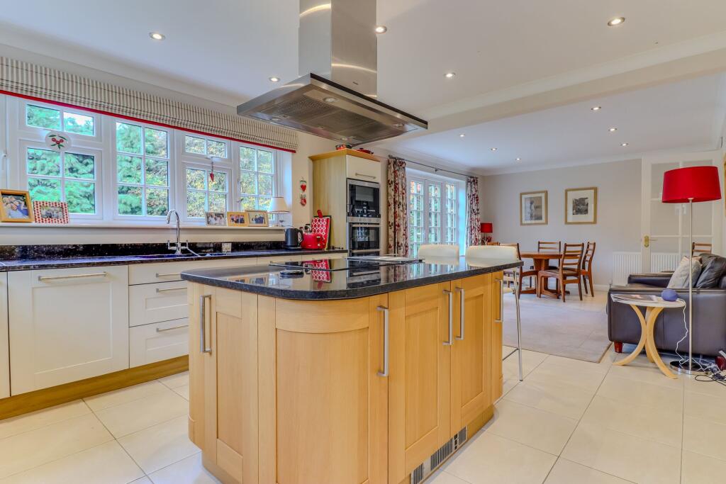 Holt Drive, Kirby Muxloe, LE9 photo 3