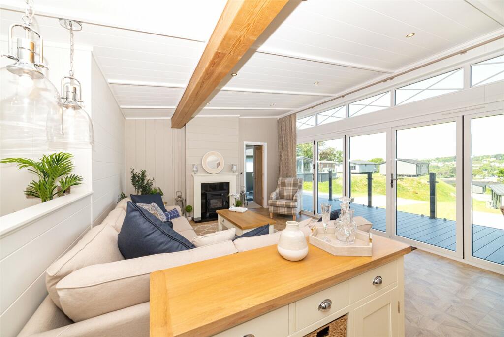 The Straits Luxury Lodge Park, Holyhead Road, Bangor, Gwynedd, LL57 photo 2