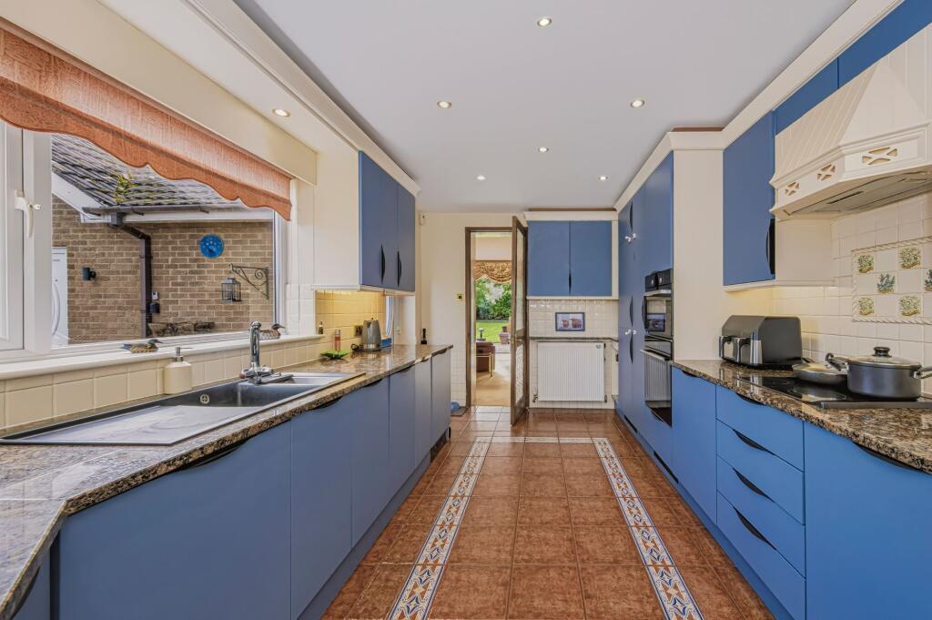 House in Stoke-on-Trent - More