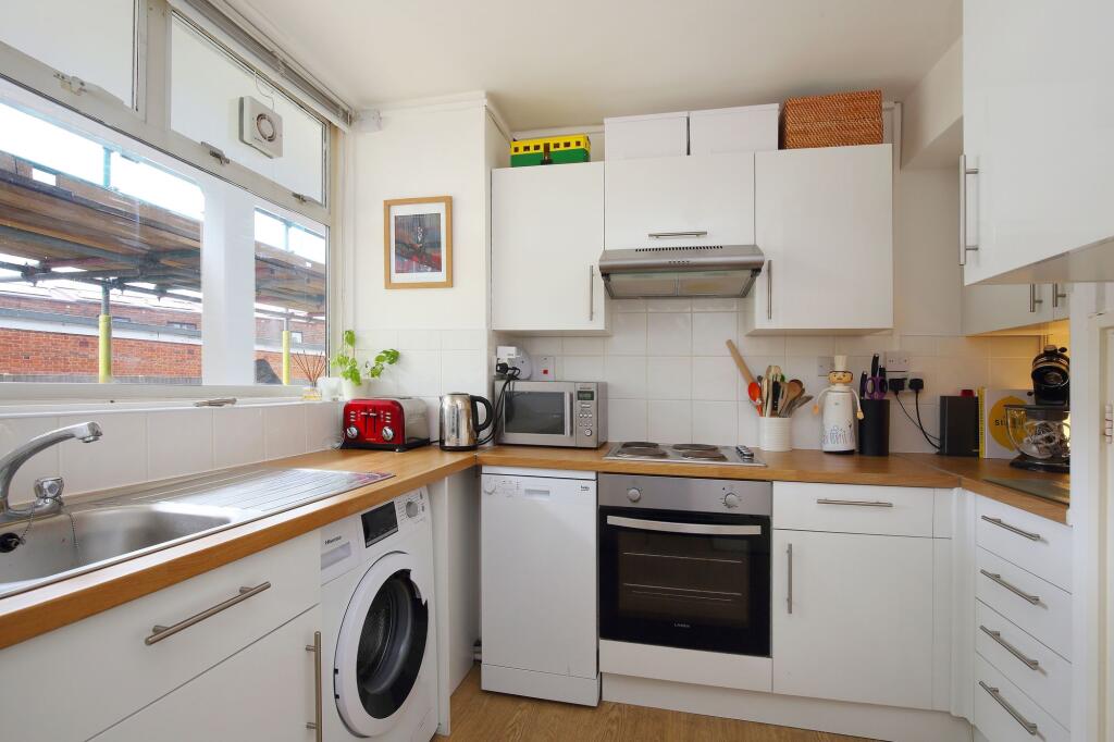 Apartment in London - View 3