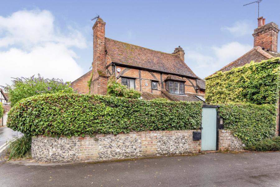 Main image of property: The Moor, Cookham, Maidenhead, Berkshire, SL6