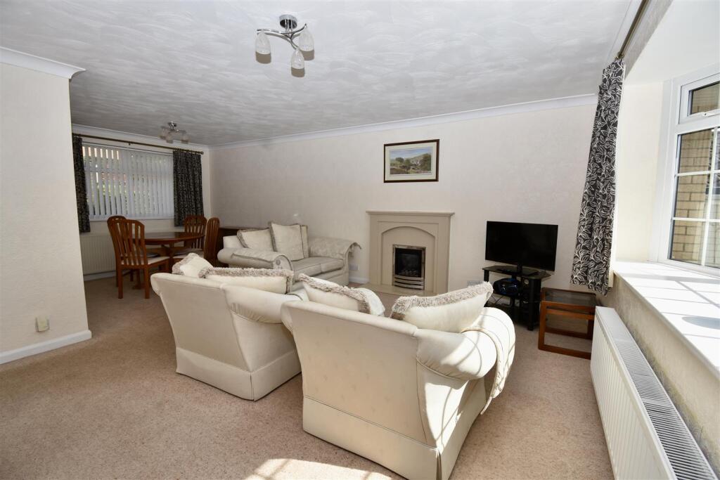 8, Beech Drive, Kirkbymoorside, York photo 4