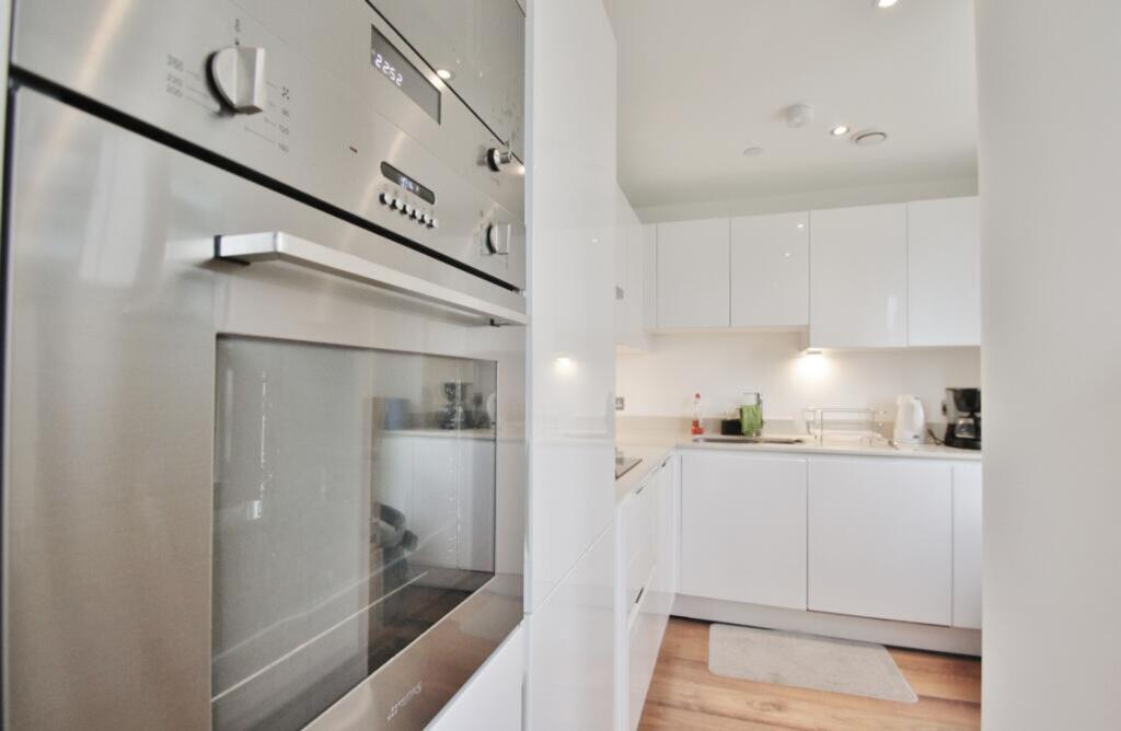 Apartment in London - View 3