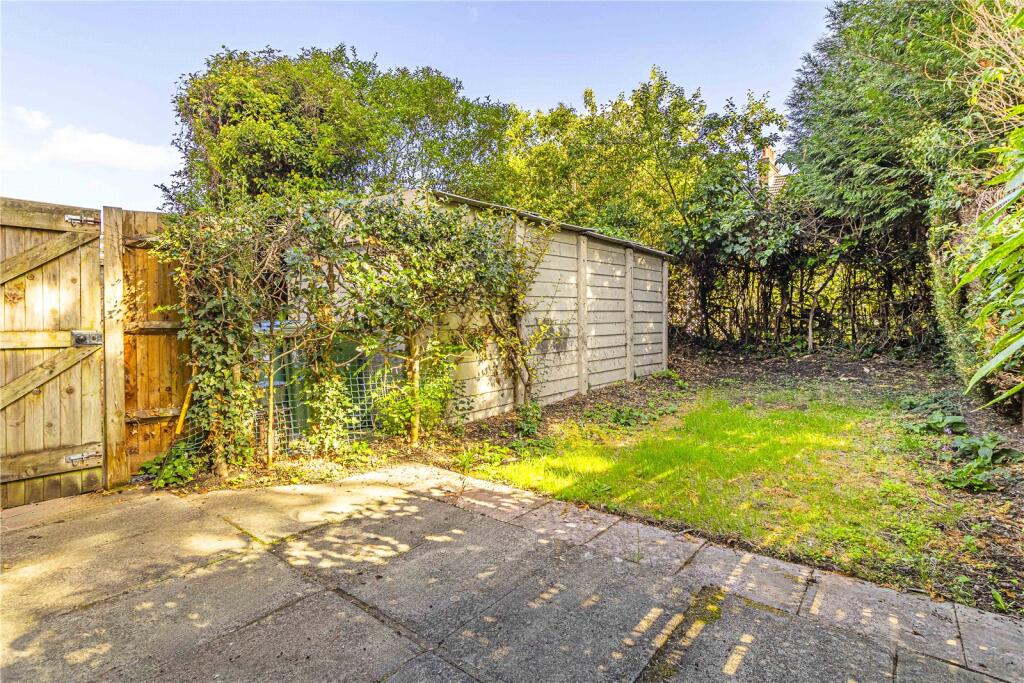 Apartment in Watford - View 5