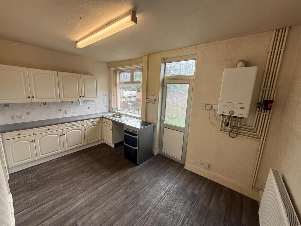 House in Oldham - View 4