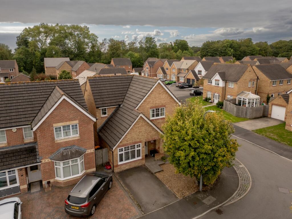 3-bed detached on Edney View, Newport, Gwent, NP10, £320,000