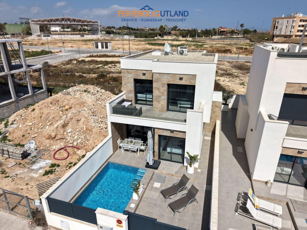 Main image of property: Valencia, Alicante, Alicante