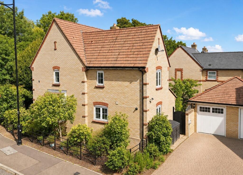 Main image of property: Brockswood Drive, Hemel Hempstead, Hertfordshire, HP2
