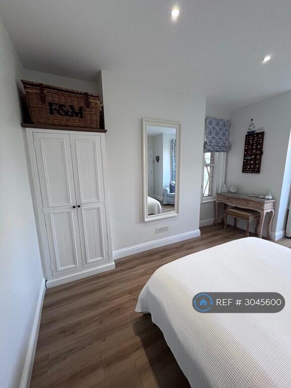 Apartment in Swanage, Dorset - More