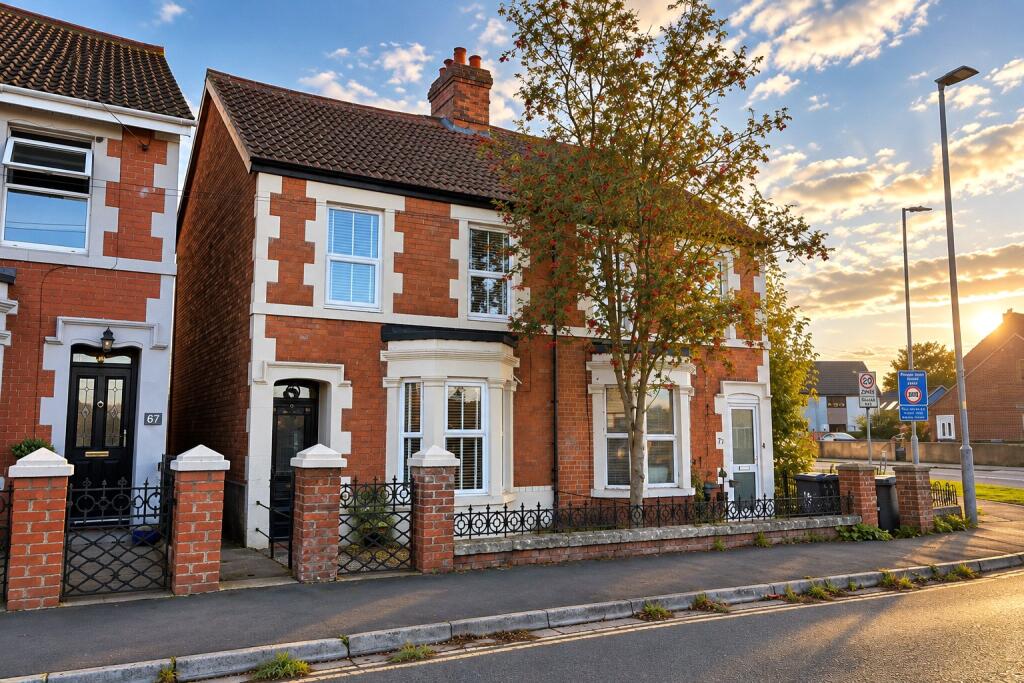Station Road, Westbury