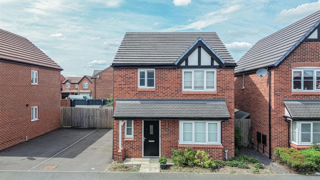 Main image of property: Carsington Water, Great Sankey, Warrington, WA5