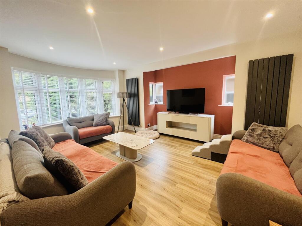 Shaftesbury Avenue, Timperley, Altrincham – pohled 2