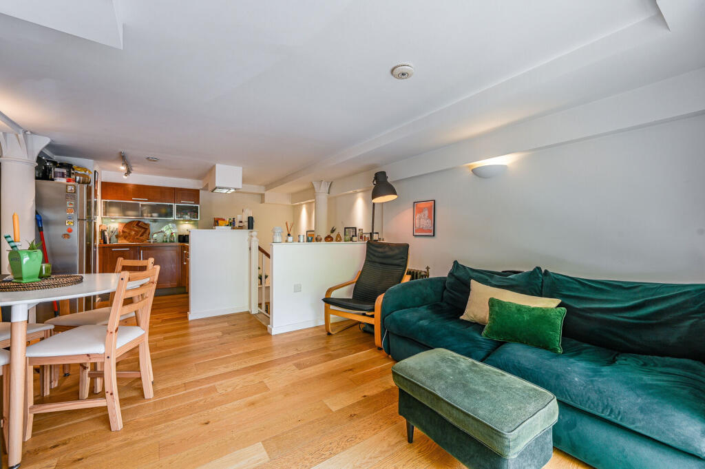 Apartment in London - View 4