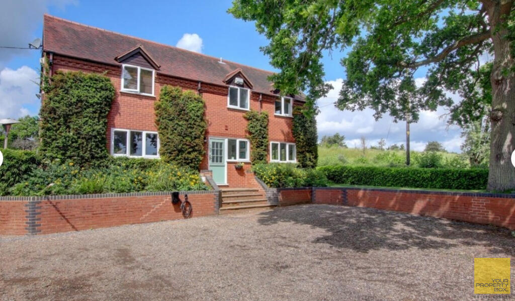 Main image of property: Sandpit Cottage, Walton Lane, Grimley, Worcester, Worcestershire