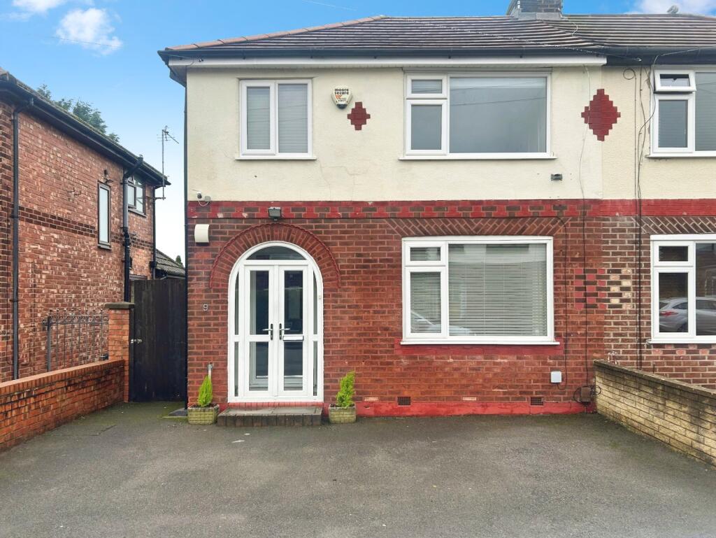 Main image of property: Newlyn Drive, Bredbury, Stockport, Greater Manchester, SK6