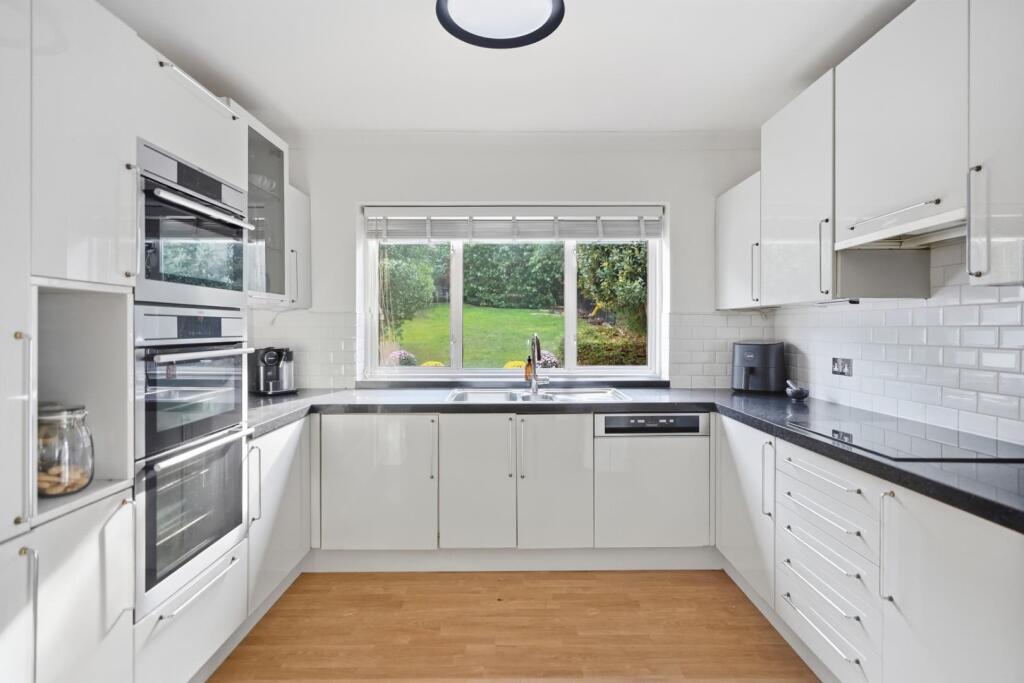 House in London - View 5