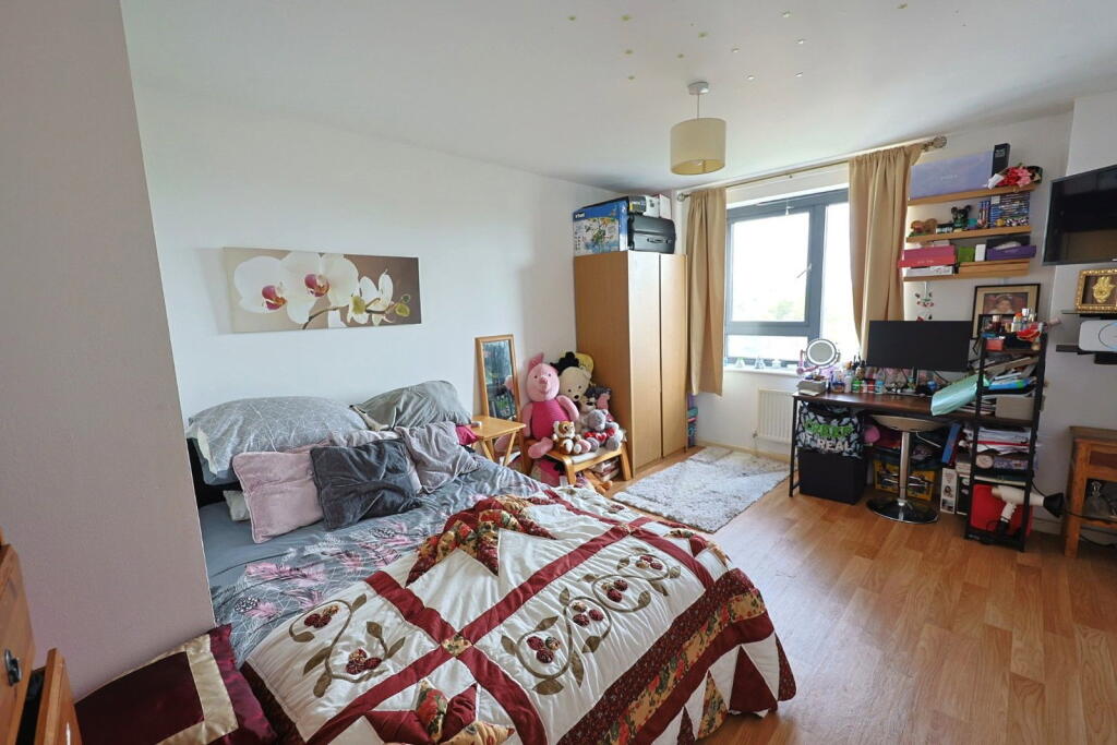 Apartment in Harrow - View 4