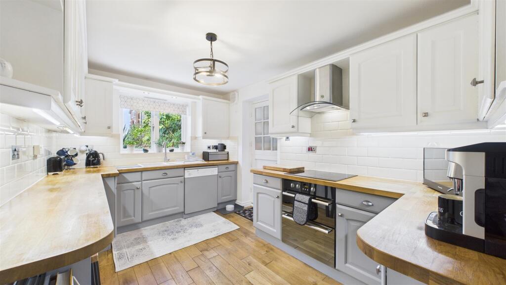 Additional image 2 of Ross, Rowley Regis