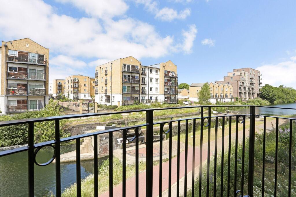 Apartment in London - View 3
