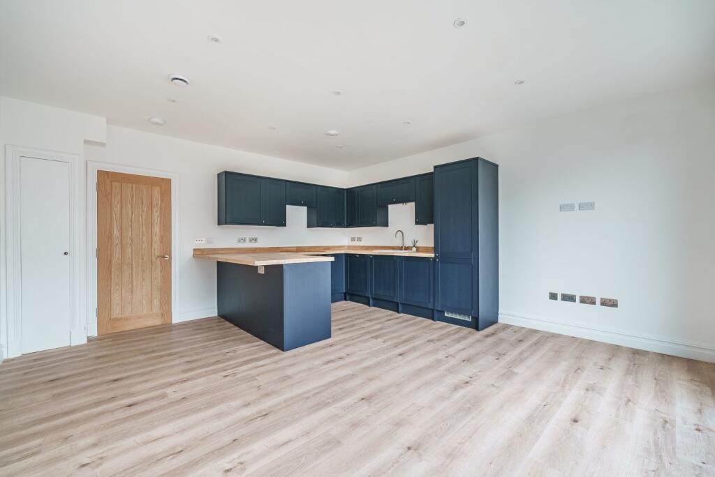 Apartment in Brighton, Round Hill - View 5