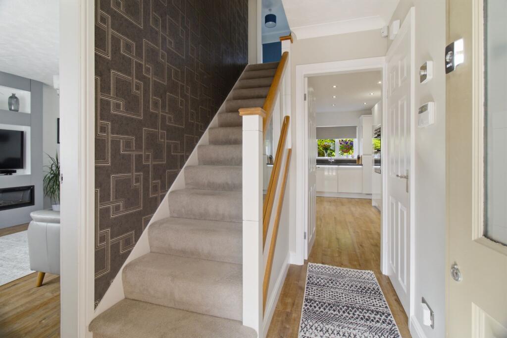 House in Worcester - View 5