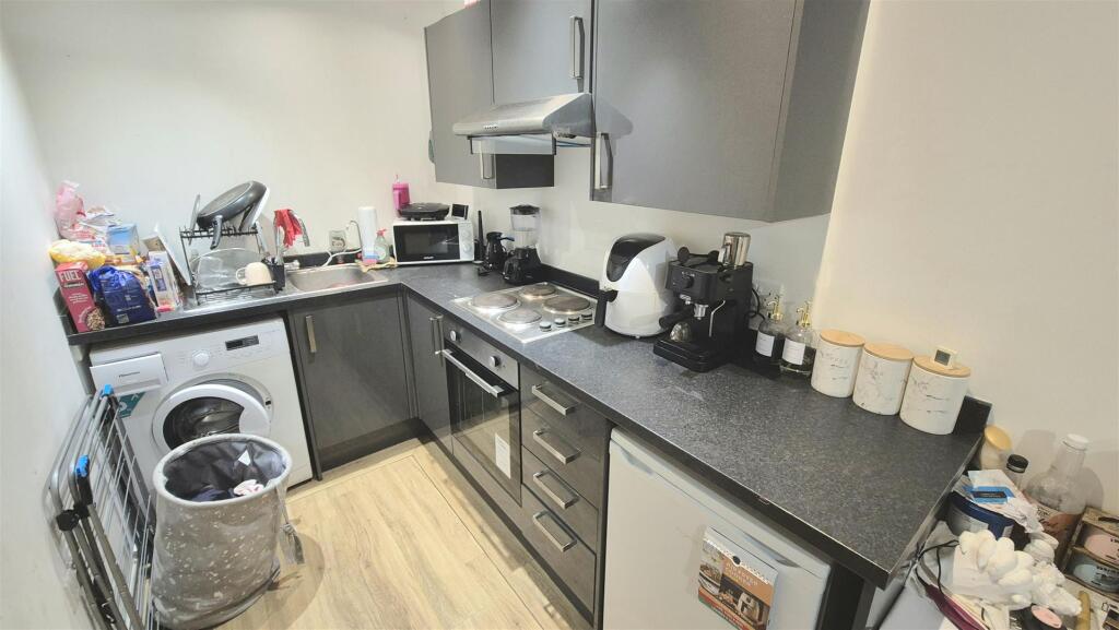 Apartment in Portsmouth, Somers Town - View 2
