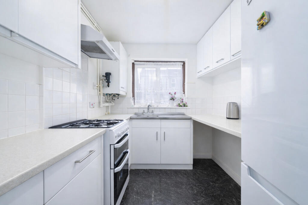 House in London, North London Business Park, Brunswick Park - View 4