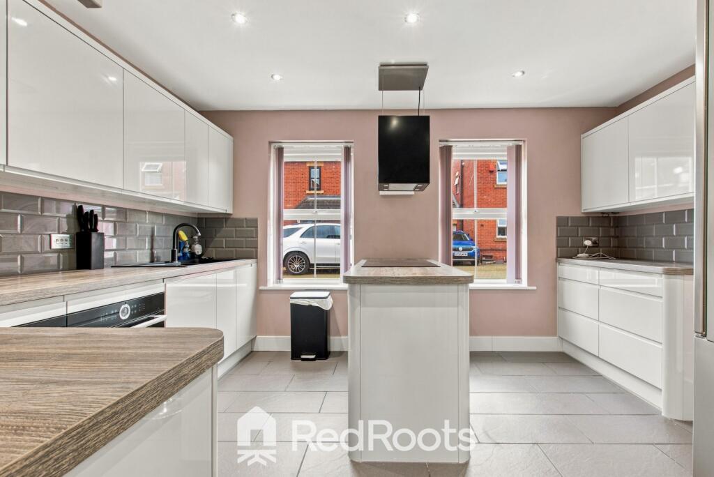 House in Doncaster, Barnby Dun with Kirk Sandall - View 4