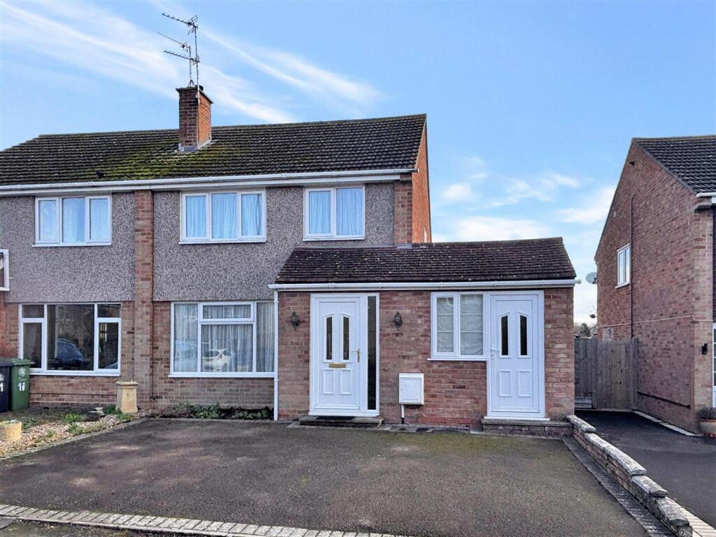 Main image of property: Ash Tree Close, Wellesbourne