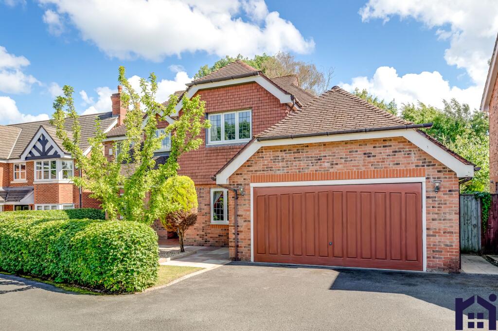 5-bed detached on Hardacre Lane, Whittle-Le-Woods, PR6 7PQ, £695,000