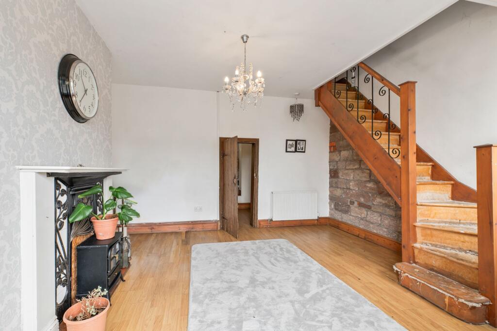 House in Frodsham, Netherton - More