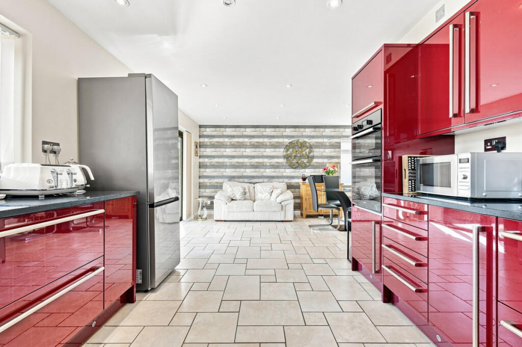 House in Southend-on-Sea, North Shoebury - View 3