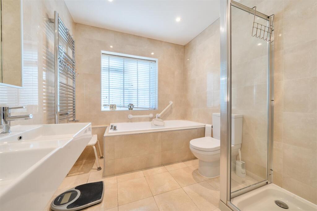Oxhawth Crescent, Bromley photo 5