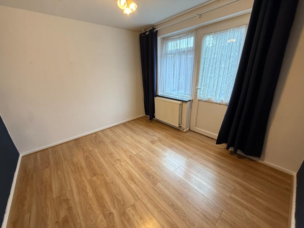 House in Luton - View 4