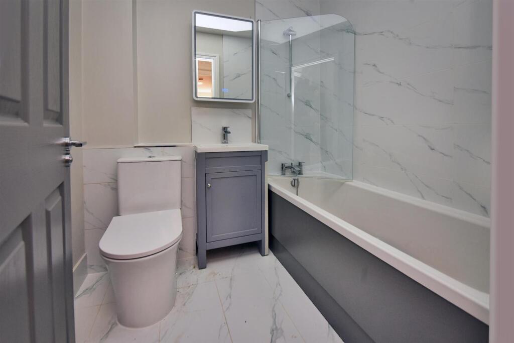 Apartment in London, Benhilton - More