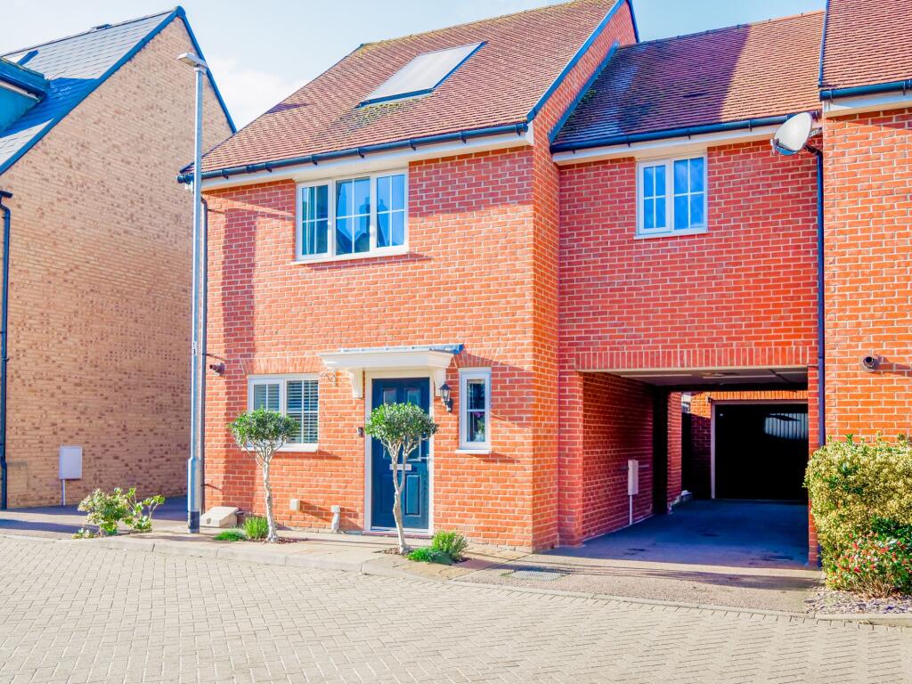 Main image of property: Claremont Crescent, Rayleigh, SS6