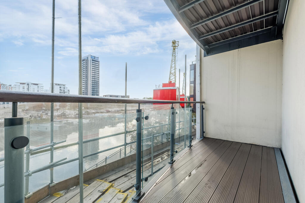 Apartment in London, Boardwalk Place, Blackwall - View 5
