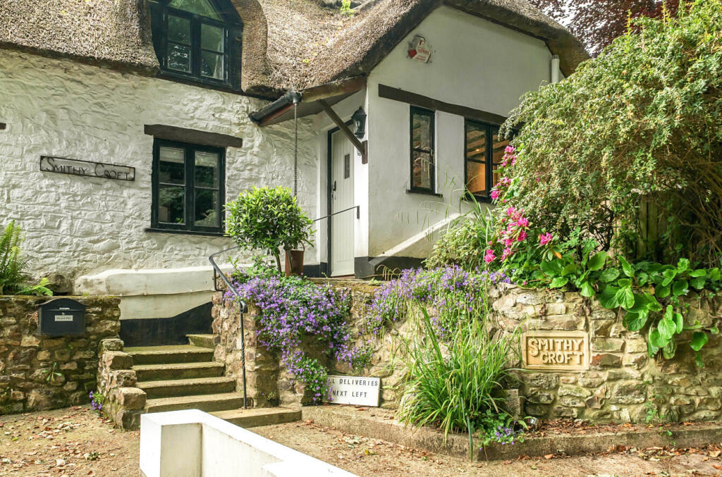 3 bed detached - Combe St. Nicholas, Chard, Somerset, TA20 image 4