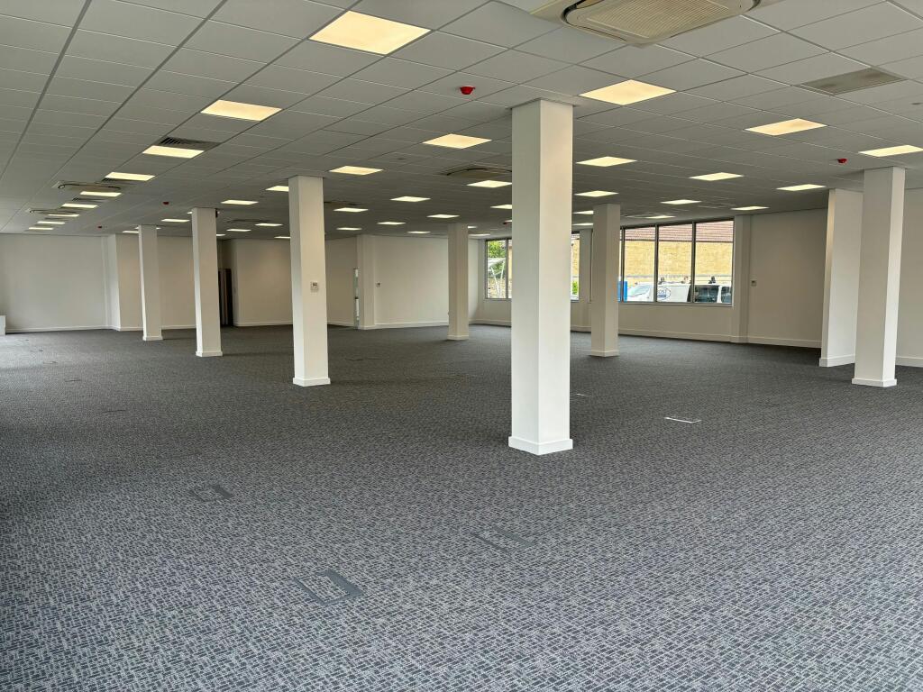 Interior 1.jpg