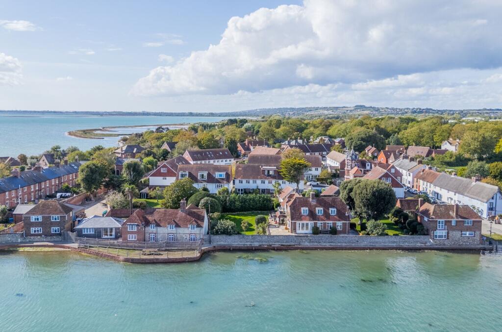 House in Havant, Hampshire - View 4