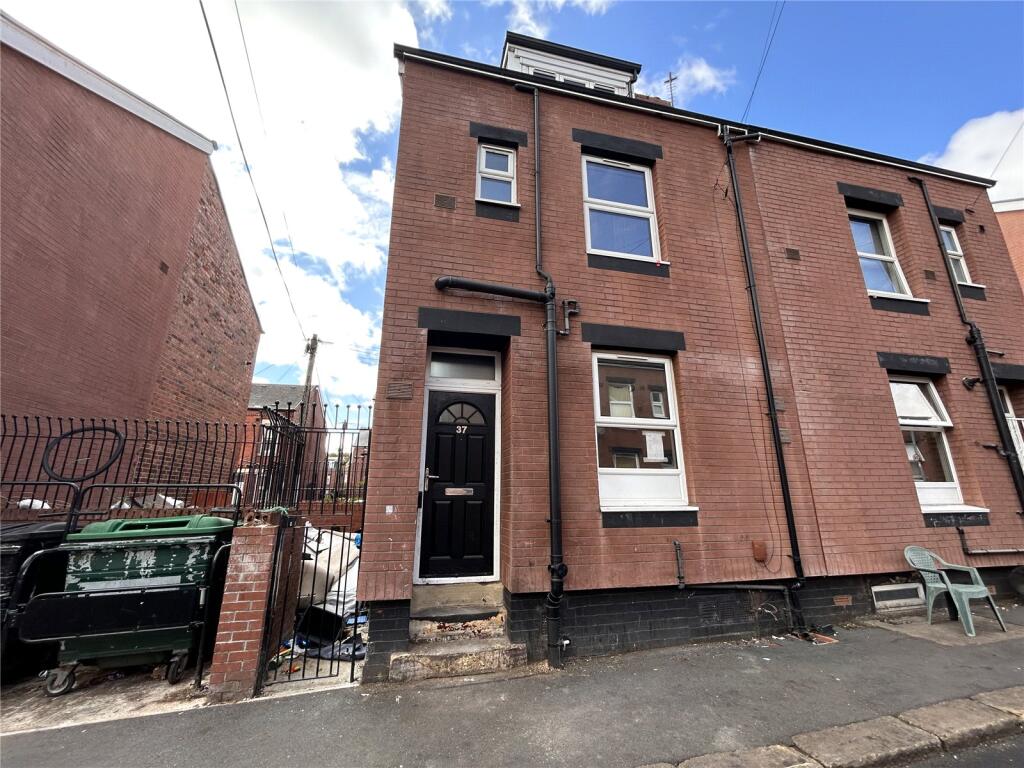Main image of property: Recreation Mount, Leeds, West Yorkshire