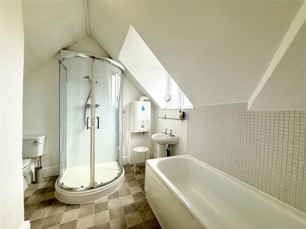 Apartment in Bristol - View 4