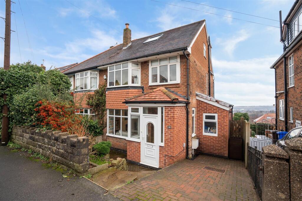 4-bed semi-detached on Greystones Close, Greystones, £500,000