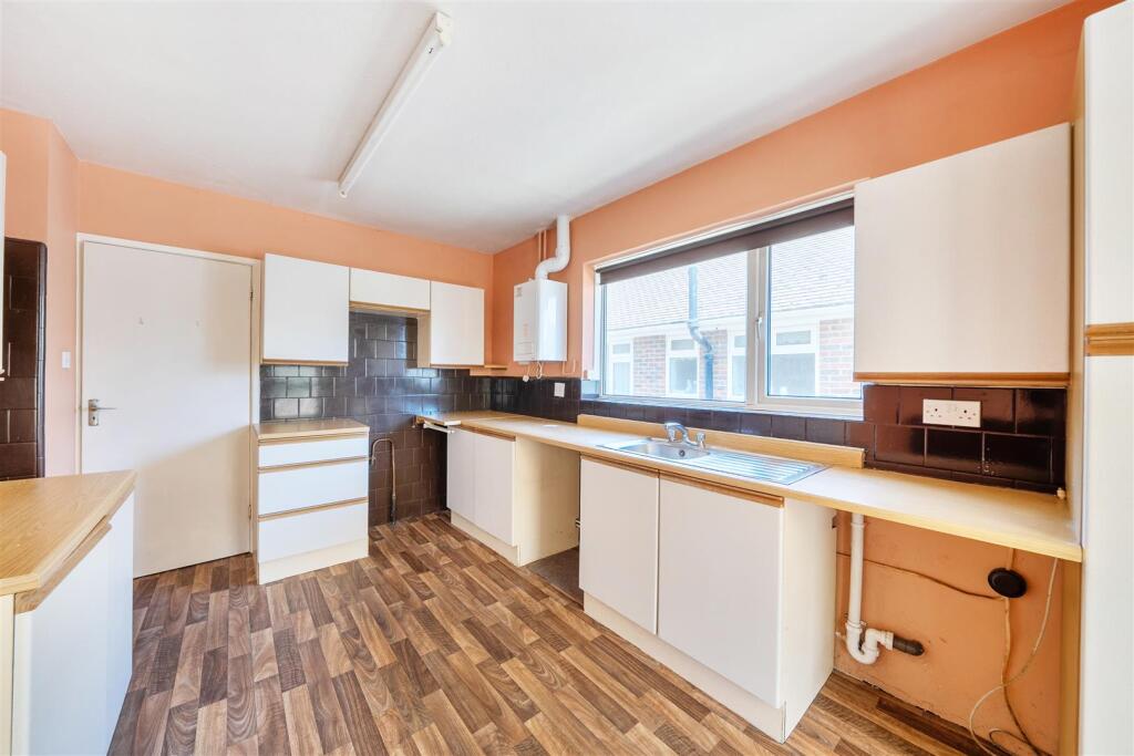 House in Worthing, West Sussex - View 2