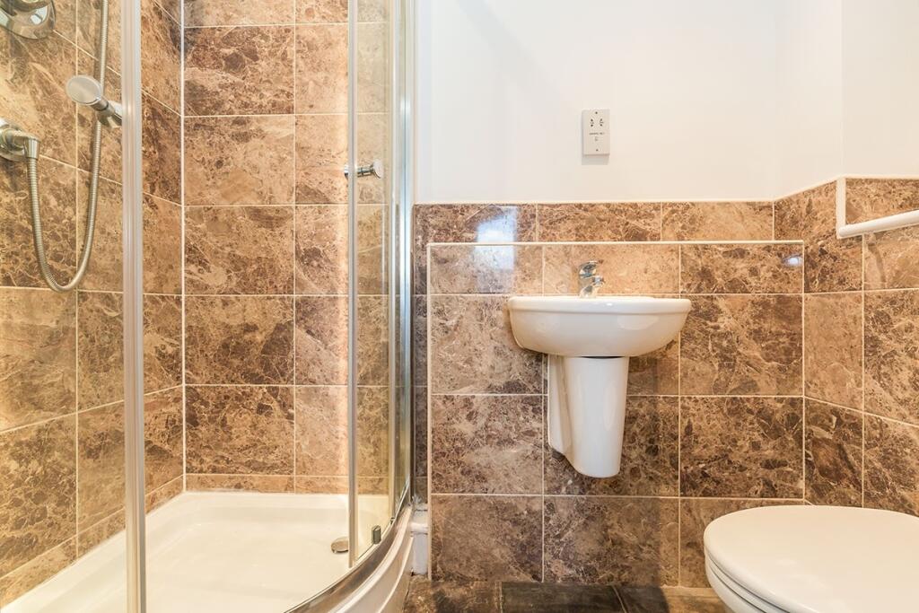 Apartment in Preston - View 5